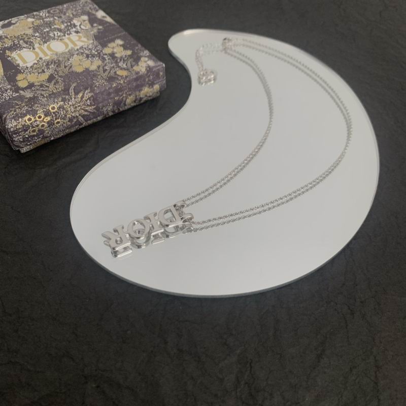 Dior Necklace 05lyr557